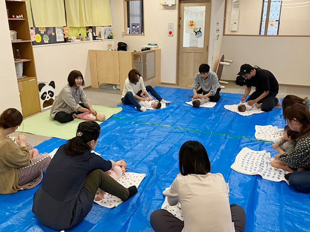 ベビーマッサージ体験